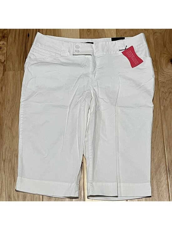 Lane Bryant Pants - White Shorts Women’s 18 Lane Bryant Secret Slimmer 5 Pocket NWT